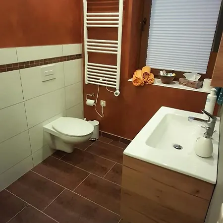 Stadtrandgefluester-ferienwohnung Fuer 2 Personen Διαμέρισμα