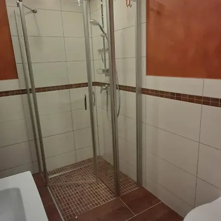 Stadtrandgefluester-ferienwohnung Fuer 2 Personen Krakow am See