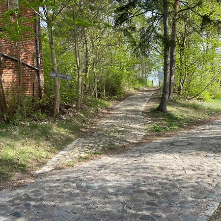 Stadtrandgefluester-ferienwohnung Fuer 2 Personen Krakow am See